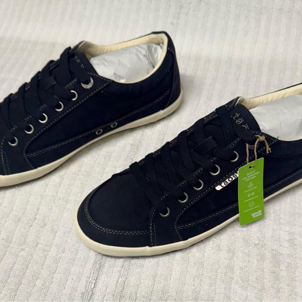 Brand New Taos Footwear Black Sneakers with Streamlined Design and White Soles
